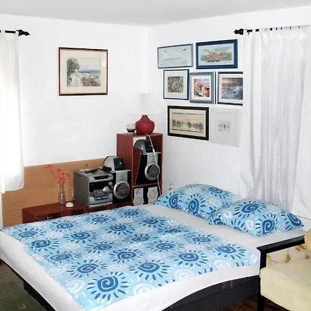 Apartment With Wifi - 2382 Novi Vinodolski