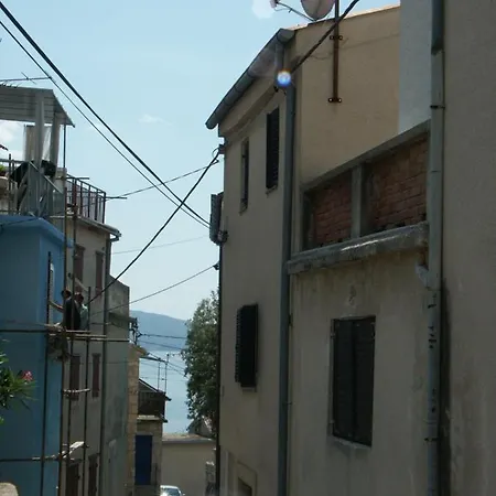 Apartment With Wifi - 2382 Novi Vinodolski